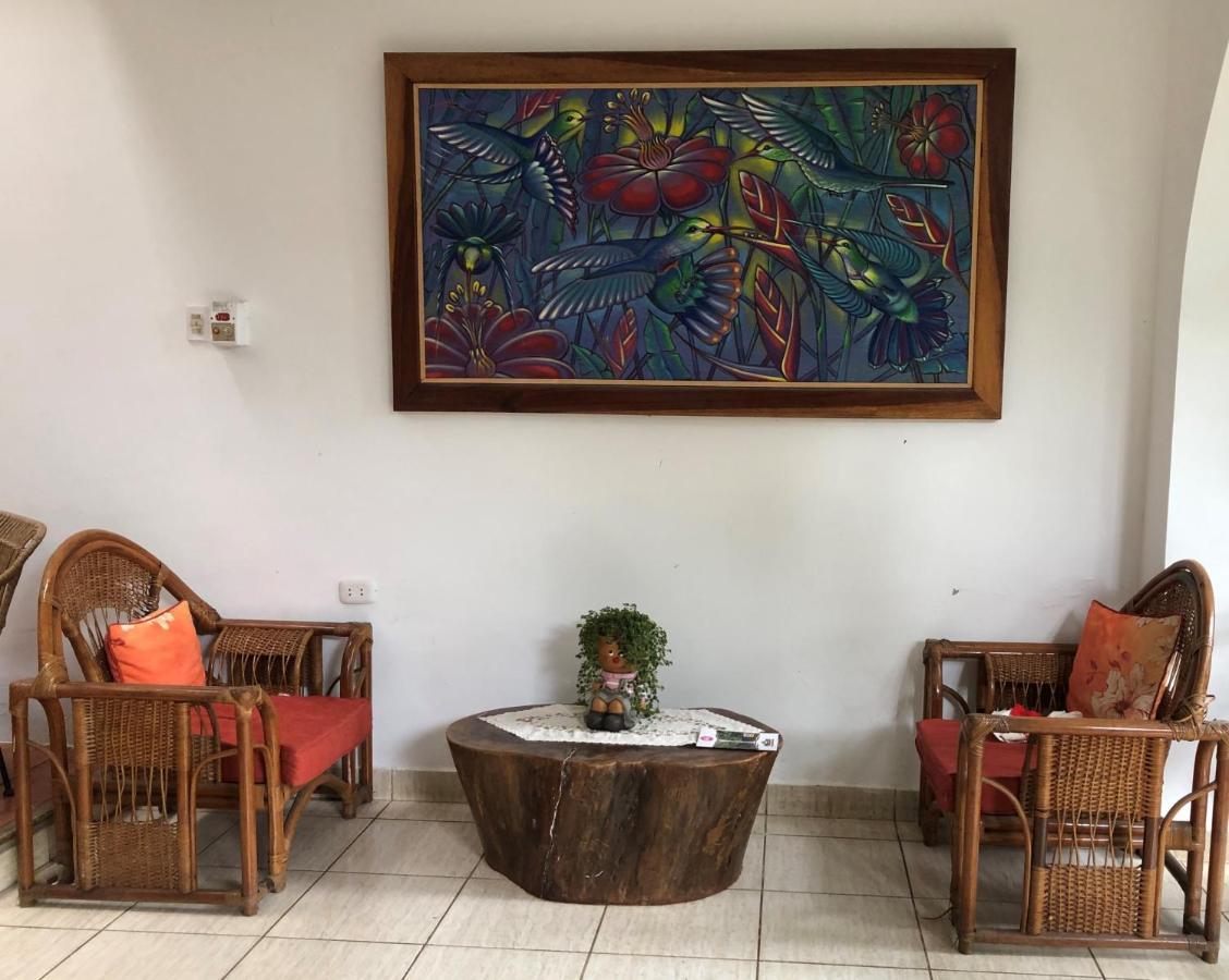 Alojamiento Familiar Custodia Tarapoto Bagian luar foto